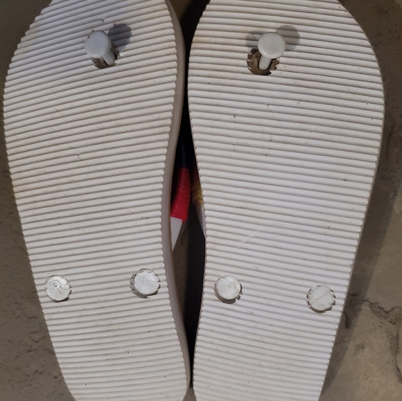 CUTE FLIP FLOPS - Picture 2 of 4